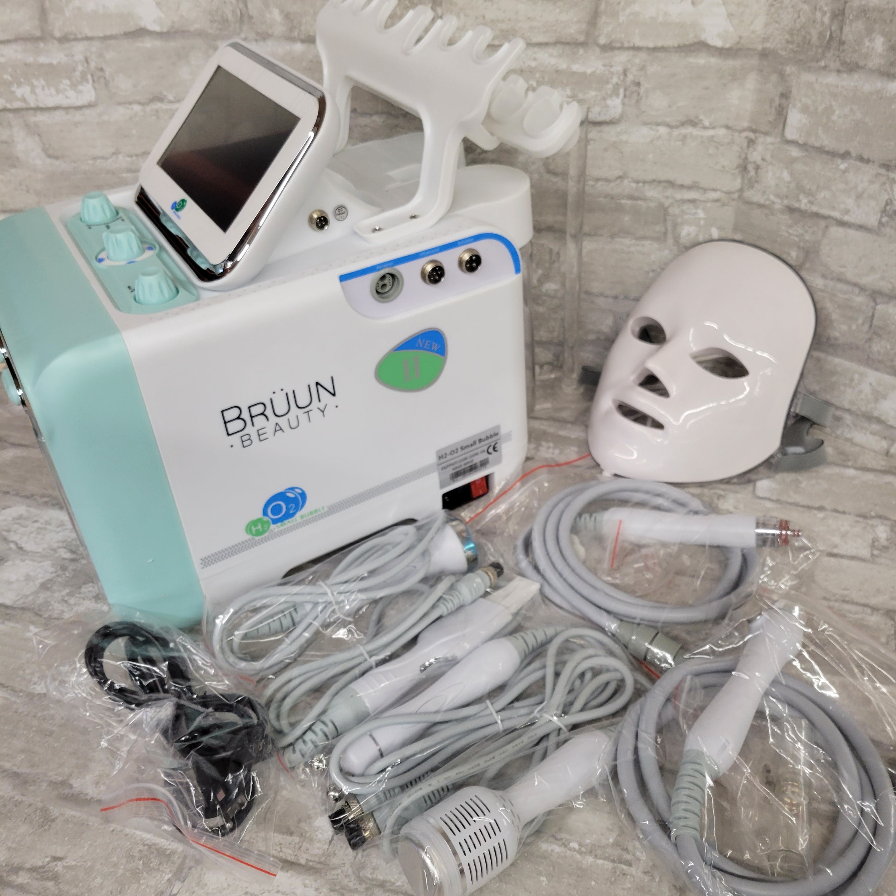 BRÜUN HydraFacial Machine 7 in 1 Hydra Face Care Hydrogen-Oxygen Device (8047710732526)